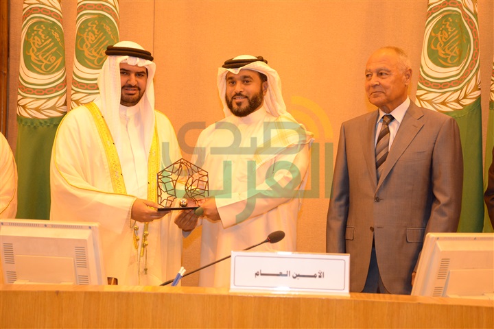 تكريم شخصيات عربية هامة باحتفالية جائزة الشيخ "عيسى آل خليفة" للعمل التطوعي تكريم شخصيات عربية هامة باحتفالية جائزة الشيخ "عيسى آل خليفة" للعمل التطوعي