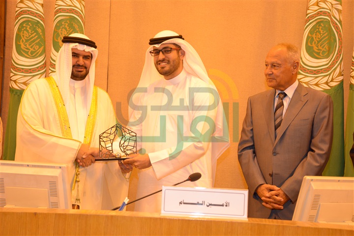 تكريم شخصيات عربية هامة باحتفالية جائزة الشيخ "عيسى آل خليفة" للعمل التطوعي تكريم شخصيات عربية هامة باحتفالية جائزة الشيخ "عيسى آل خليفة" للعمل التطوعي