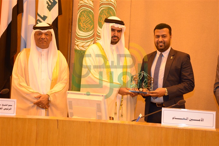 تكريم شخصيات عربية هامة باحتفالية جائزة الشيخ "عيسى آل خليفة" للعمل التطوعي تكريم شخصيات عربية هامة باحتفالية جائزة الشيخ "عيسى آل خليفة" للعمل التطوعي