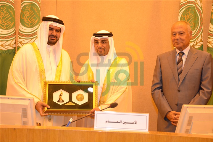 تكريم شخصيات عربية هامة باحتفالية جائزة الشيخ "عيسى آل خليفة" للعمل التطوعي تكريم شخصيات عربية هامة باحتفالية جائزة الشيخ "عيسى آل خليفة" للعمل التطوعي