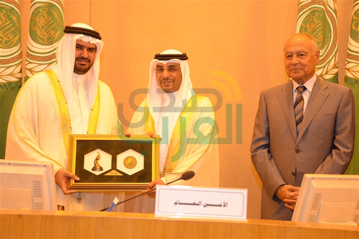 تكريم شخصيات عربية هامة باحتفالية جائزة الشيخ "عيسى آل خليفة" للعمل التطوعي تكريم شخصيات عربية هامة باحتفالية جائزة الشيخ "عيسى آل خليفة" للعمل التطوعي