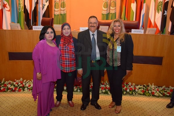 تكريم شخصيات عربية هامة باحتفالية جائزة الشيخ "عيسى آل خليفة" للعمل التطوعي تكريم شخصيات عربية هامة باحتفالية جائزة الشيخ "عيسى آل خليفة" للعمل التطوعي
