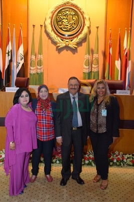 تكريم شخصيات عربية هامة باحتفالية جائزة الشيخ "عيسى آل خليفة" للعمل التطوعي تكريم شخصيات عربية هامة باحتفالية جائزة الشيخ "عيسى آل خليفة" للعمل التطوعي