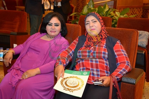تكريم شخصيات عربية هامة باحتفالية جائزة الشيخ "عيسى آل خليفة" للعمل التطوعي تكريم شخصيات عربية هامة باحتفالية جائزة الشيخ "عيسى آل خليفة" للعمل التطوعي