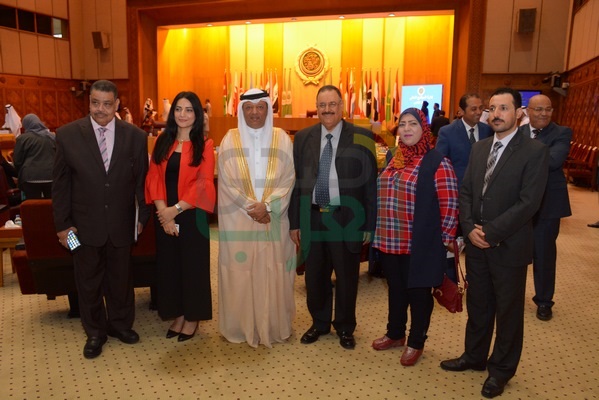 تكريم شخصيات عربية هامة باحتفالية جائزة الشيخ "عيسى آل خليفة" للعمل التطوعي تكريم شخصيات عربية هامة باحتفالية جائزة الشيخ "عيسى آل خليفة" للعمل التطوعي
