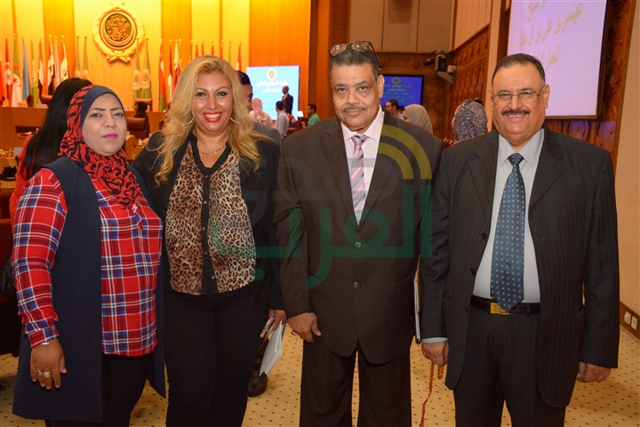 تكريم شخصيات عربية هامة باحتفالية جائزة الشيخ "عيسى آل خليفة" للعمل التطوعي تكريم شخصيات عربية هامة باحتفالية جائزة الشيخ "عيسى آل خليفة" للعمل التطوعي