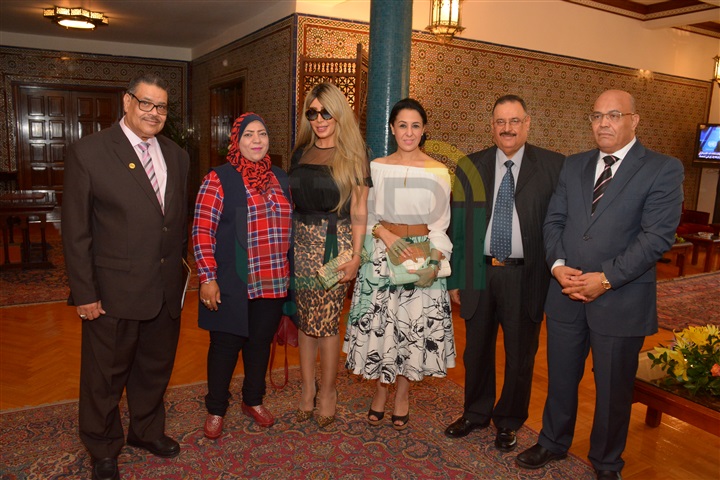 تكريم شخصيات عربية هامة باحتفالية جائزة الشيخ "عيسى آل خليفة" للعمل التطوعي تكريم شخصيات عربية هامة باحتفالية جائزة الشيخ "عيسى آل خليفة" للعمل التطوعي