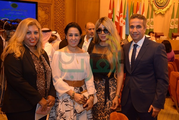 تكريم شخصيات عربية هامة باحتفالية جائزة الشيخ "عيسى آل خليفة" للعمل التطوعي تكريم شخصيات عربية هامة باحتفالية جائزة الشيخ "عيسى آل خليفة" للعمل التطوعي