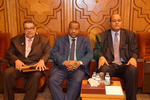 تكريم شخصيات عربية هامة باحتفالية جائزة الشيخ "عيسى آل خليفة" للعمل التطوعي تكريم شخصيات عربية هامة باحتفالية جائزة الشيخ "عيسى آل خليفة" للعمل التطوعي
