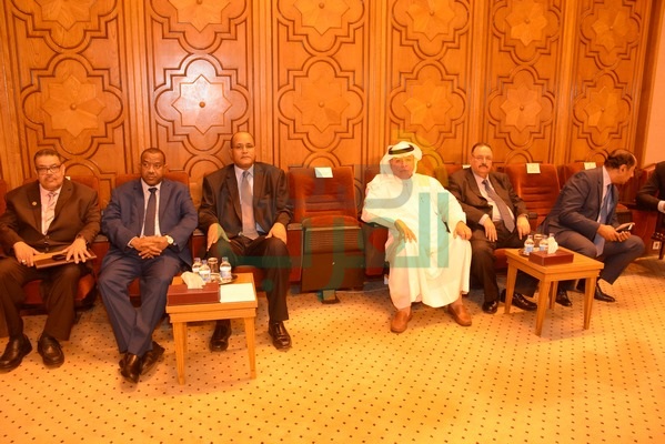 تكريم شخصيات عربية هامة باحتفالية جائزة الشيخ "عيسى آل خليفة" للعمل التطوعي تكريم شخصيات عربية هامة باحتفالية جائزة الشيخ "عيسى آل خليفة" للعمل التطوعي