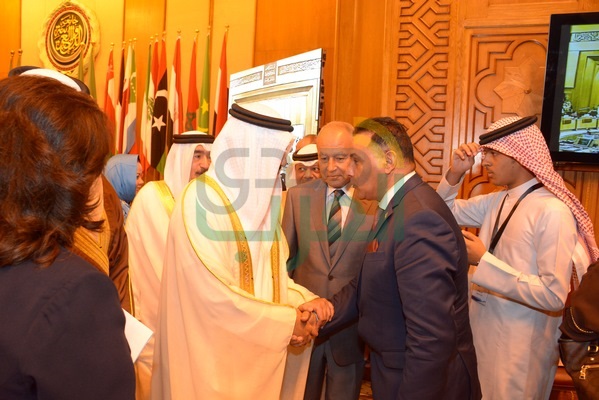 تكريم شخصيات عربية هامة باحتفالية جائزة الشيخ "عيسى آل خليفة" للعمل التطوعي تكريم شخصيات عربية هامة باحتفالية جائزة الشيخ "عيسى آل خليفة" للعمل التطوعي