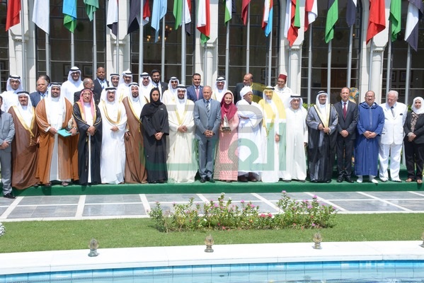 تكريم شخصيات عربية هامة باحتفالية جائزة الشيخ "عيسى آل خليفة" للعمل التطوعي تكريم شخصيات عربية هامة باحتفالية جائزة الشيخ "عيسى آل خليفة" للعمل التطوعي