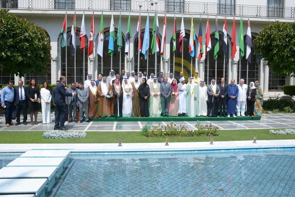 تكريم شخصيات عربية هامة باحتفالية جائزة الشيخ "عيسى آل خليفة" للعمل التطوعي تكريم شخصيات عربية هامة باحتفالية جائزة الشيخ "عيسى آل خليفة" للعمل التطوعي