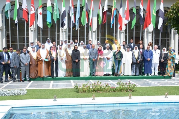 تكريم شخصيات عربية هامة باحتفالية جائزة الشيخ "عيسى آل خليفة" للعمل التطوعي تكريم شخصيات عربية هامة باحتفالية جائزة الشيخ "عيسى آل خليفة" للعمل التطوعي