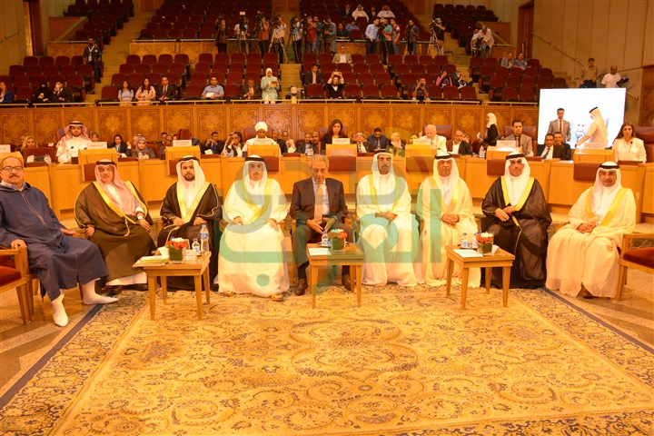 تكريم شخصيات عربية هامة باحتفالية جائزة الشيخ "عيسى آل خليفة" للعمل التطوعي تكريم شخصيات عربية هامة باحتفالية جائزة الشيخ "عيسى آل خليفة" للعمل التطوعي