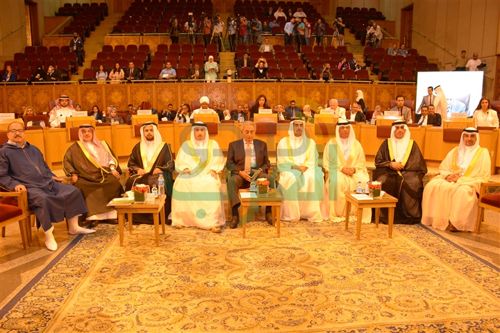 تكريم شخصيات عربية هامة باحتفالية جائزة الشيخ "عيسى آل خليفة" للعمل التطوعي تكريم شخصيات عربية هامة باحتفالية جائزة الشيخ "عيسى آل خليفة" للعمل التطوعي
