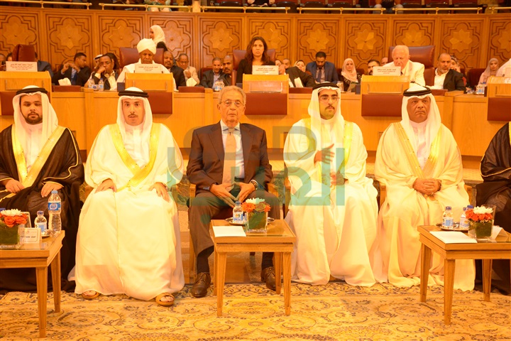 تكريم شخصيات عربية هامة باحتفالية جائزة الشيخ "عيسى آل خليفة" للعمل التطوعي تكريم شخصيات عربية هامة باحتفالية جائزة الشيخ "عيسى آل خليفة" للعمل التطوعي