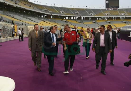 محافظ الإسكندرية و وزير الشباب والرياضة يشهدان تدريب المنتخب الوطني لمبارة غدا باستاد برج العرب