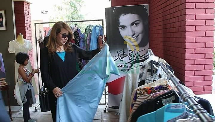 بالصور.. غادة والي تشارك في مزاد الفنانة سميرة أحمد لصالح تحيا مصر 