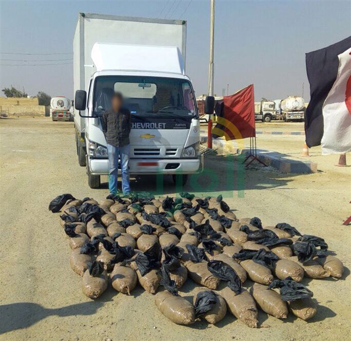 القوات المسلحة تضبط فردين مشتبه بهما وكمية كبيرة من المخدرات بسيناء