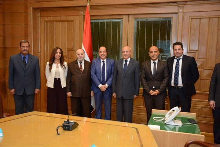 العصار يشهد توقيع مذكرة تفاهم بين الهيئة القومية للإنتاج الحربي وشركة مونزيسي 