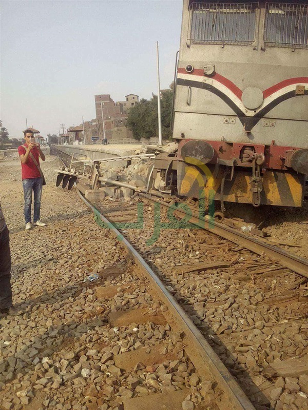 ننشر صور خروج قطار عن قضبان السكة الجديد بقليوب