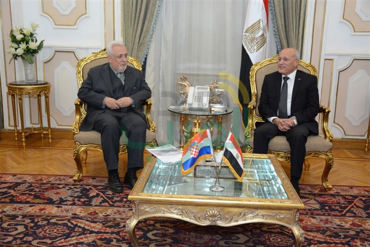 العصار وسفير كرواتيا يبحثان مجالات التعاون فى التصنيع الحربي 