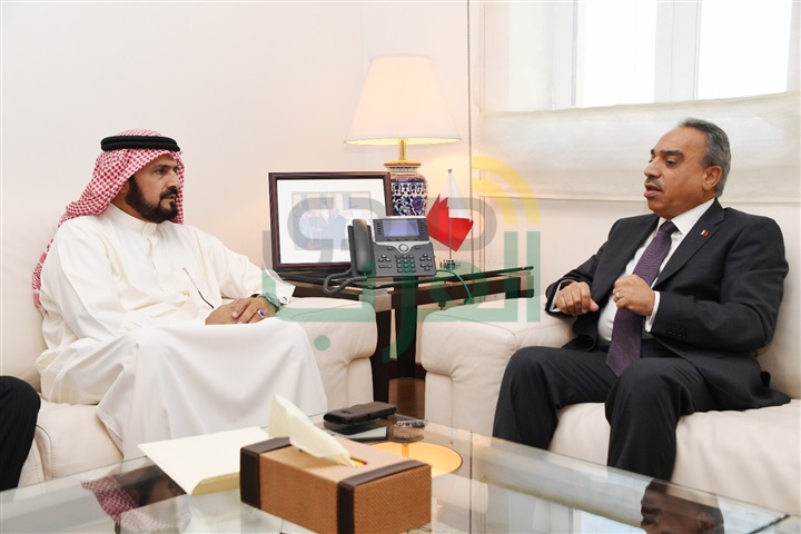 ‎القبطان محمود المحمود يكرم  وزير الأشغال وشئون البلديات والتخطيط العمراني بمملكة البحرين