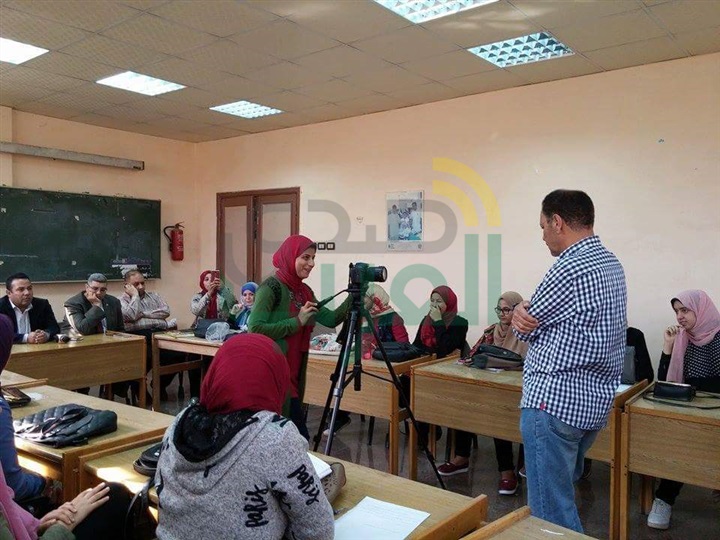 طلاب آداب بنها: السيسى أول رئيس يهتم بالشباب