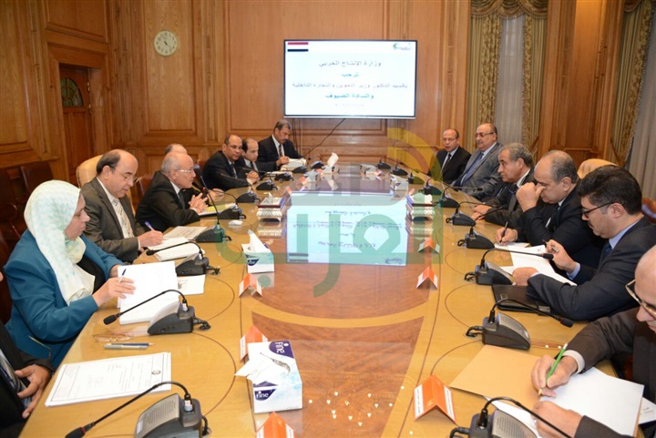 الإنتاج الحربي يوقع عقد مع التموين لتولى إدارة منظومة الخبز والسلع التموينية