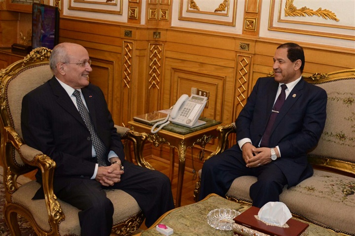 "العصار" و"صقر" يوقعان بروتوكول تعاون لتطوير محافظة الغربية