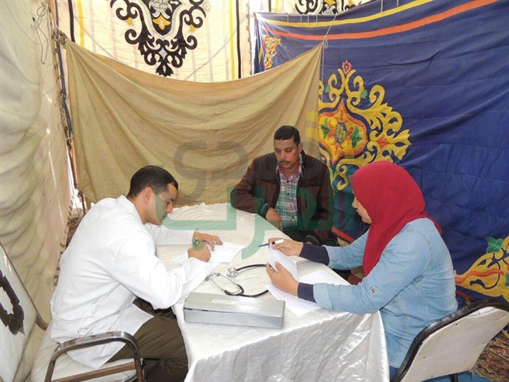 بالصور.. قافلة طبية توقع الكشف الطبي علي المسجونين وأسرهم بكفر الشيخ