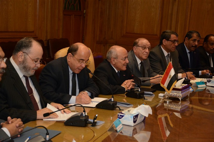 العصار وسفير الهند يبحثان التعاون فى مجالات التصنيع المشتركة