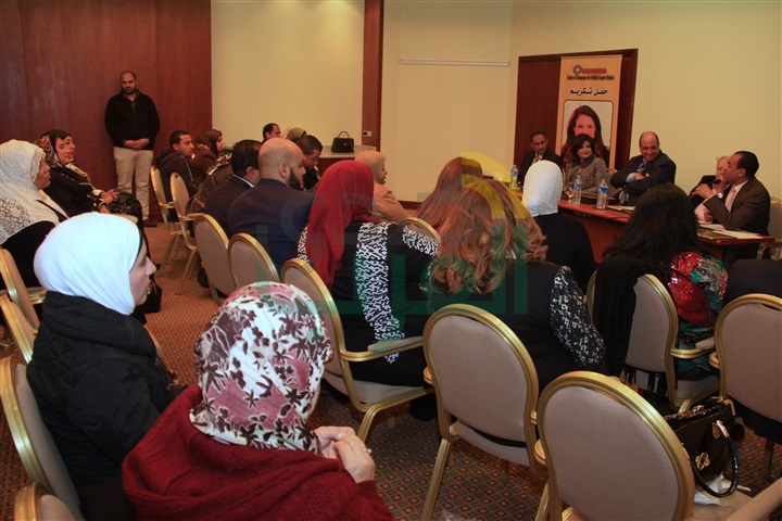 بالصور.. مركز دراسات بنورث كارولينا يكرم الكويتية "سعاد السويدان" بالصور.. مركز دراسات بنورث كارولينا يكرم الكويتية "سعاد السويدان"