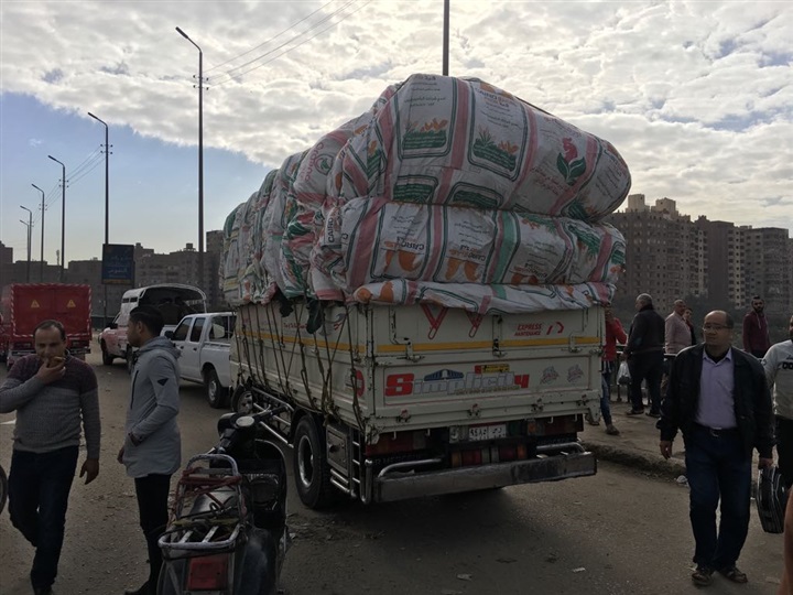 بالصور.. حملة مكبرة تستهدف الخارجين عن قوانين المرور على الطرق السريعة  