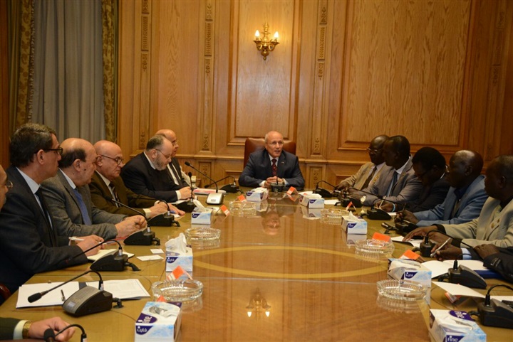 "العصار" يبحث مع وفد من جنوب السودان سبل تعزيز التعاون المشترك 