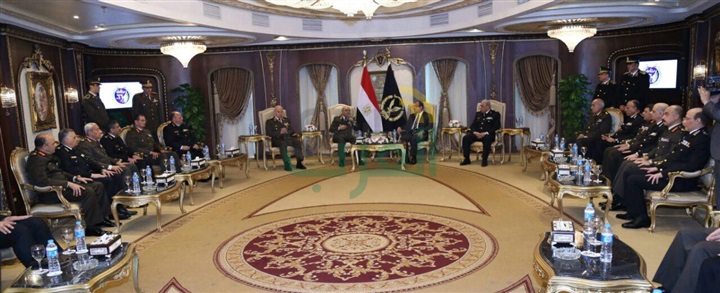 القائد العام للقوات المسلحة ورئيس الأركان يقدمان التهنئة لوزير الداخلية بمناسبة عيد الشرطة