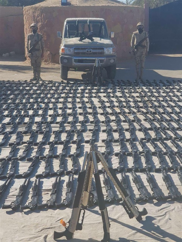 ضبط عربة دفع رباعي محملة بـ490 بندقية خرطوش 