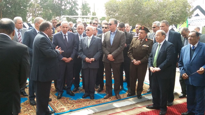 "العصار" يفتتح خط إنتاج الشاحنات "ماز" بشركة حلوان للآلات والمعدات