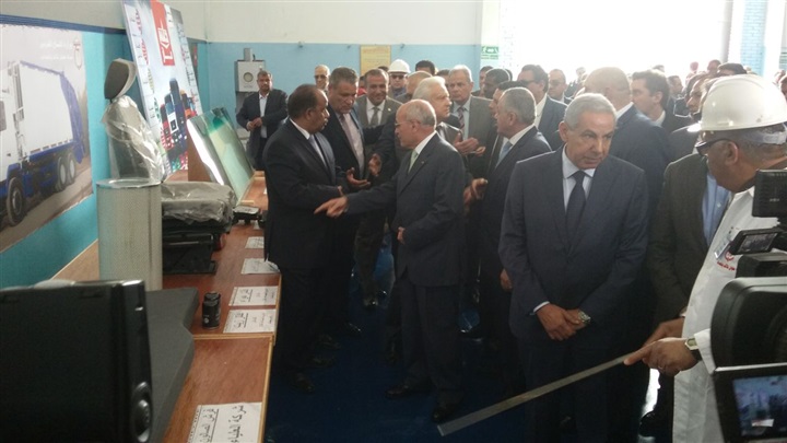 "العصار" يفتتح خط إنتاج الشاحنات "ماز" بشركة حلوان للآلات والمعدات