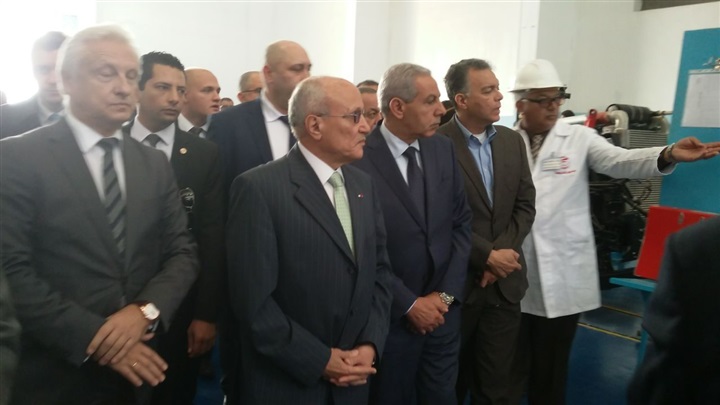 "العصار" يفتتح خط إنتاج الشاحنات "ماز" بشركة حلوان للآلات والمعدات