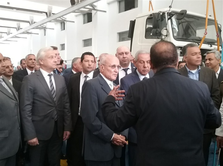 "العصار" يفتتح خط إنتاج الشاحنات "ماز" بشركة حلوان للآلات والمعدات