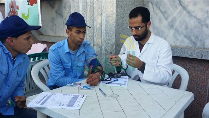رئيس جامعة دمنهور يفتتح حملة التبرع بالدم لصالح المجهود الحربي في سيناء رئيس جامعة دمنهور يفتتح حملة التبرع بالدم لصالح المجهود الحربي في سيناء