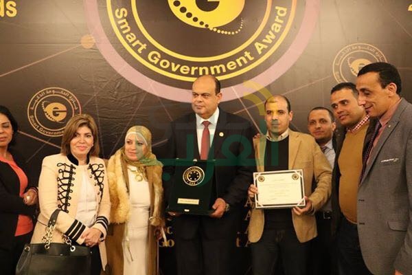 محافظ مطروح يتوج بجائزة التميز العربى فى الإدارة الحكومية والتنمية للمرة الثالثة