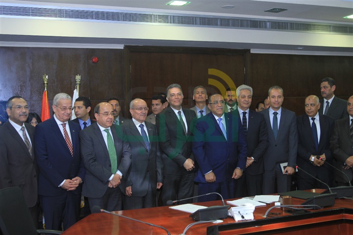 وزيرا الإنتاج الحربي والنقل يشهدان توقيع بروتوكول تعاون لإنشاء مينائى الصيد بشلاتين وأبو رماد