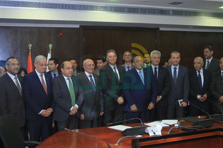 وزيرا الإنتاج الحربي والنقل يشهدان توقيع بروتوكول تعاون لإنشاء مينائى الصيد بشلاتين وأبو رماد