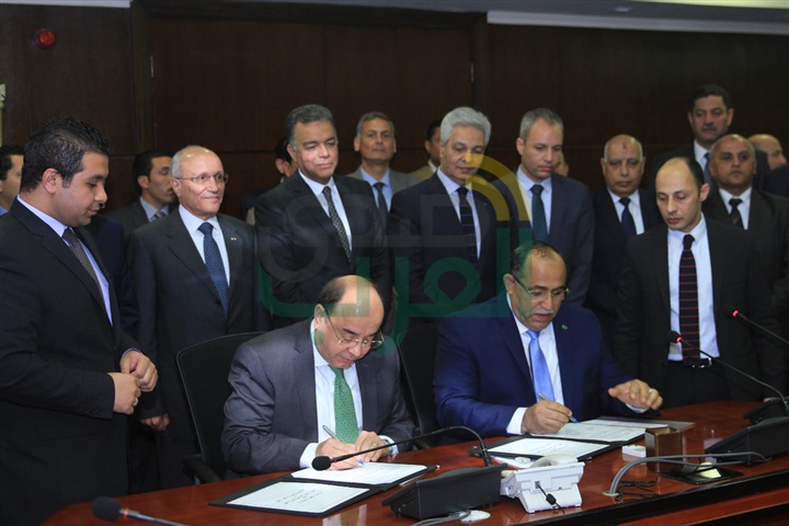 وزيرا الإنتاج الحربي والنقل يشهدان توقيع بروتوكول تعاون لإنشاء مينائى الصيد بشلاتين وأبو رماد