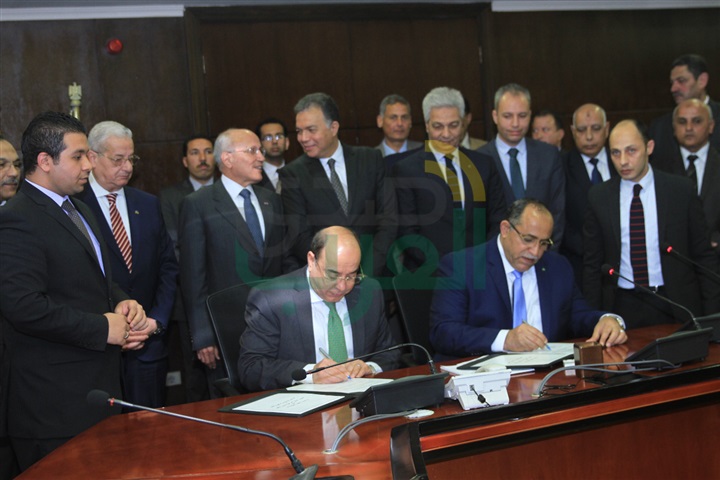 وزيرا الإنتاج الحربي والنقل يشهدان توقيع بروتوكول تعاون لإنشاء مينائى الصيد بشلاتين وأبو رماد