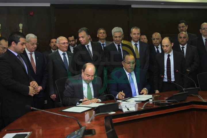 وزيرا الإنتاج الحربي والنقل يشهدان توقيع بروتوكول تعاون لإنشاء مينائى الصيد بشلاتين وأبو رماد