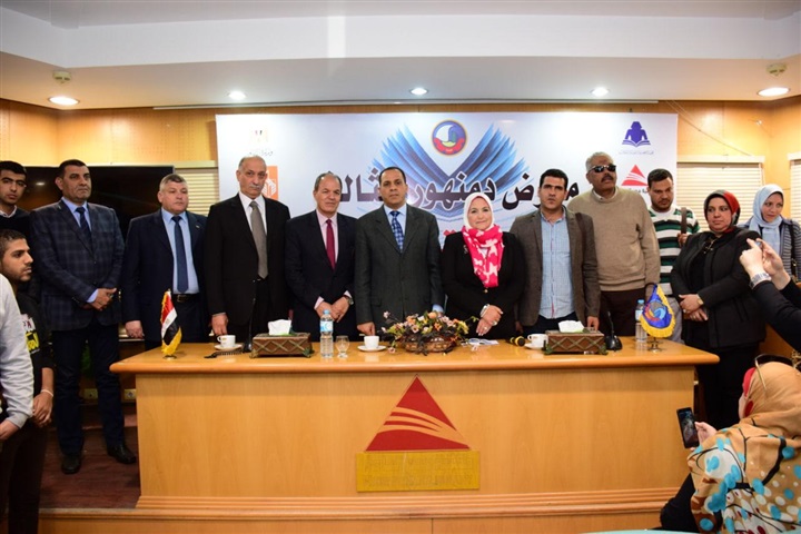رئيس جامعة دمنهور يلقي محاضرة عن دور الشباب والمرأة فى المشاركة السياسية رئيس جامعة دمنهور يلقي محاضرة عن دور الشباب والمرأة فى المشاركة السياسية
